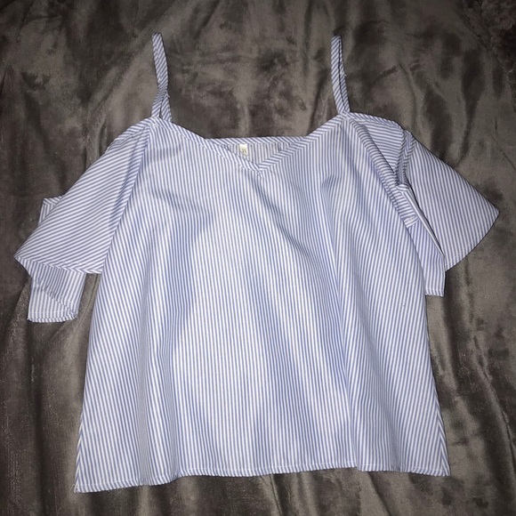 Tops - Off the shoulder blouse